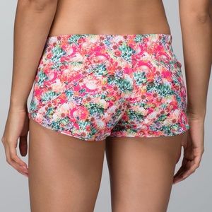 Lululemon Reversible Shanti Surf Short Sz 10